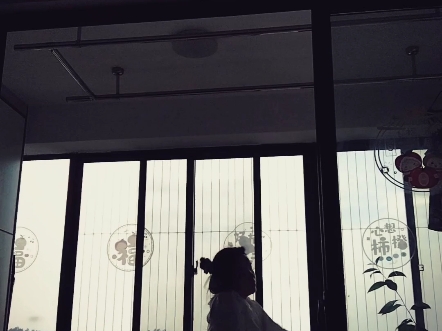 离心碎，空流泪