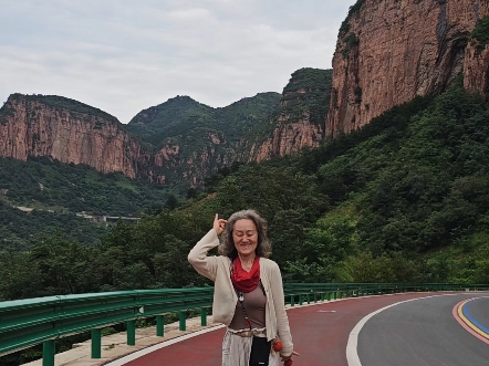 大山里的新疆舞