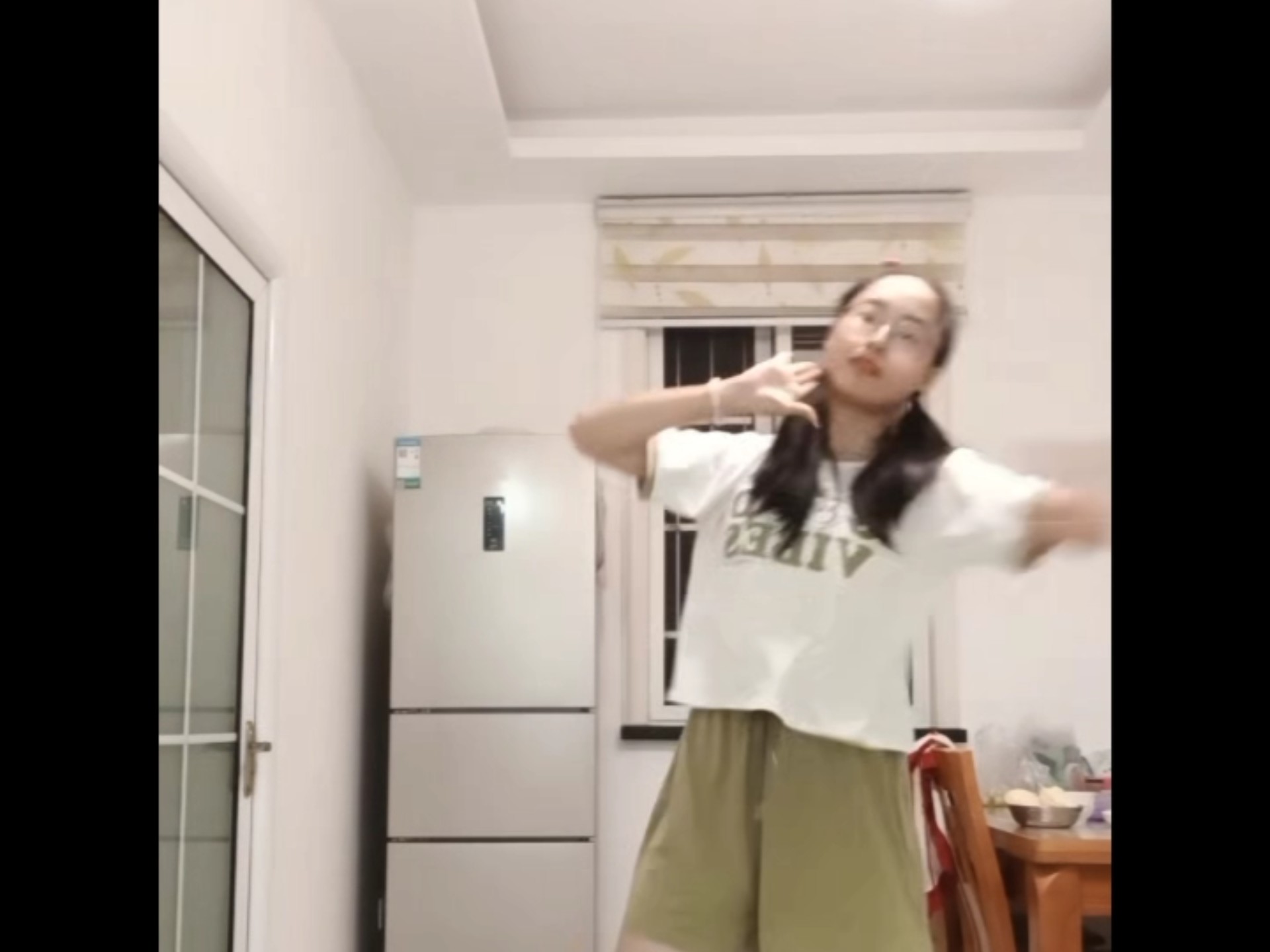 神的随波逐流，但依旧是凉鞋