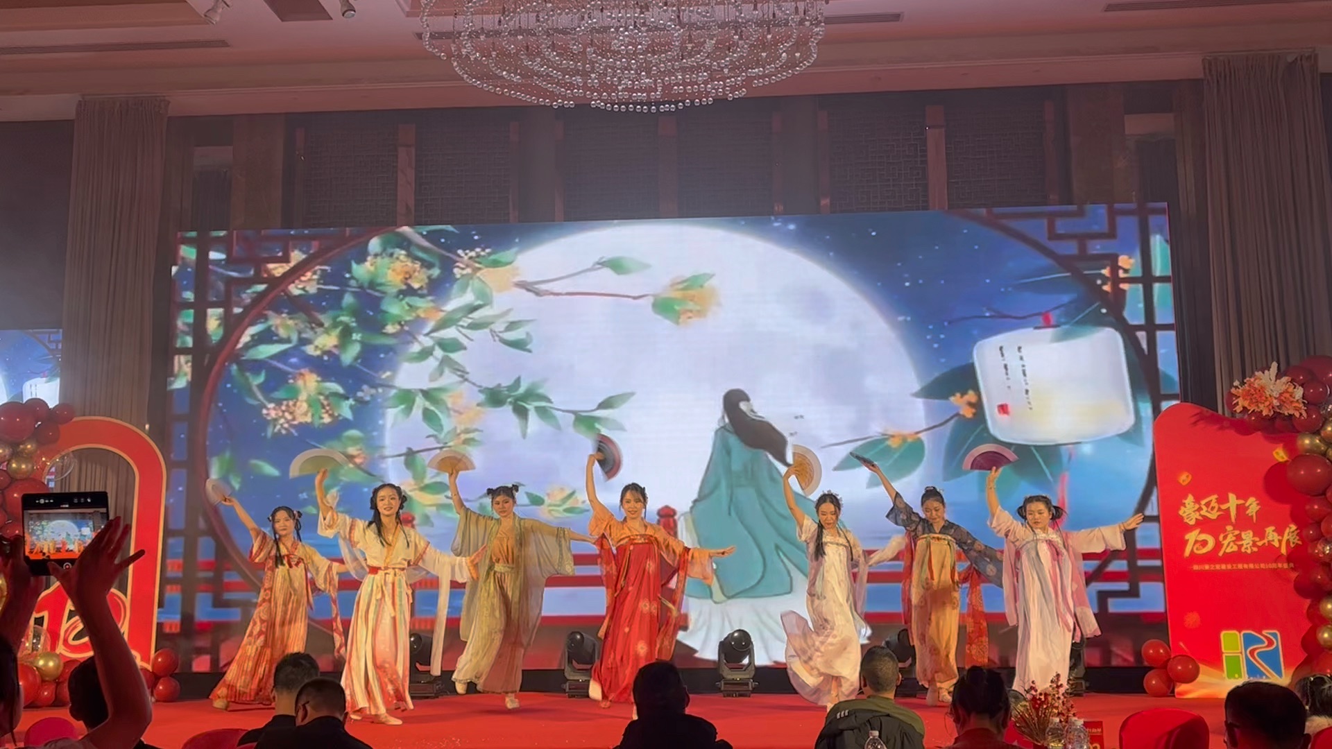 【薰小妞】最新视频已上线，快来围观！