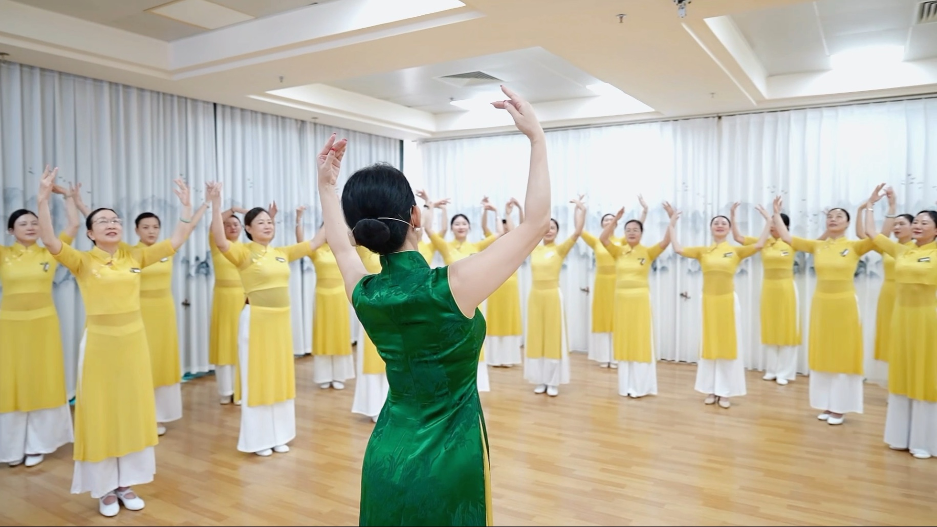 旗袍，温柔的力量