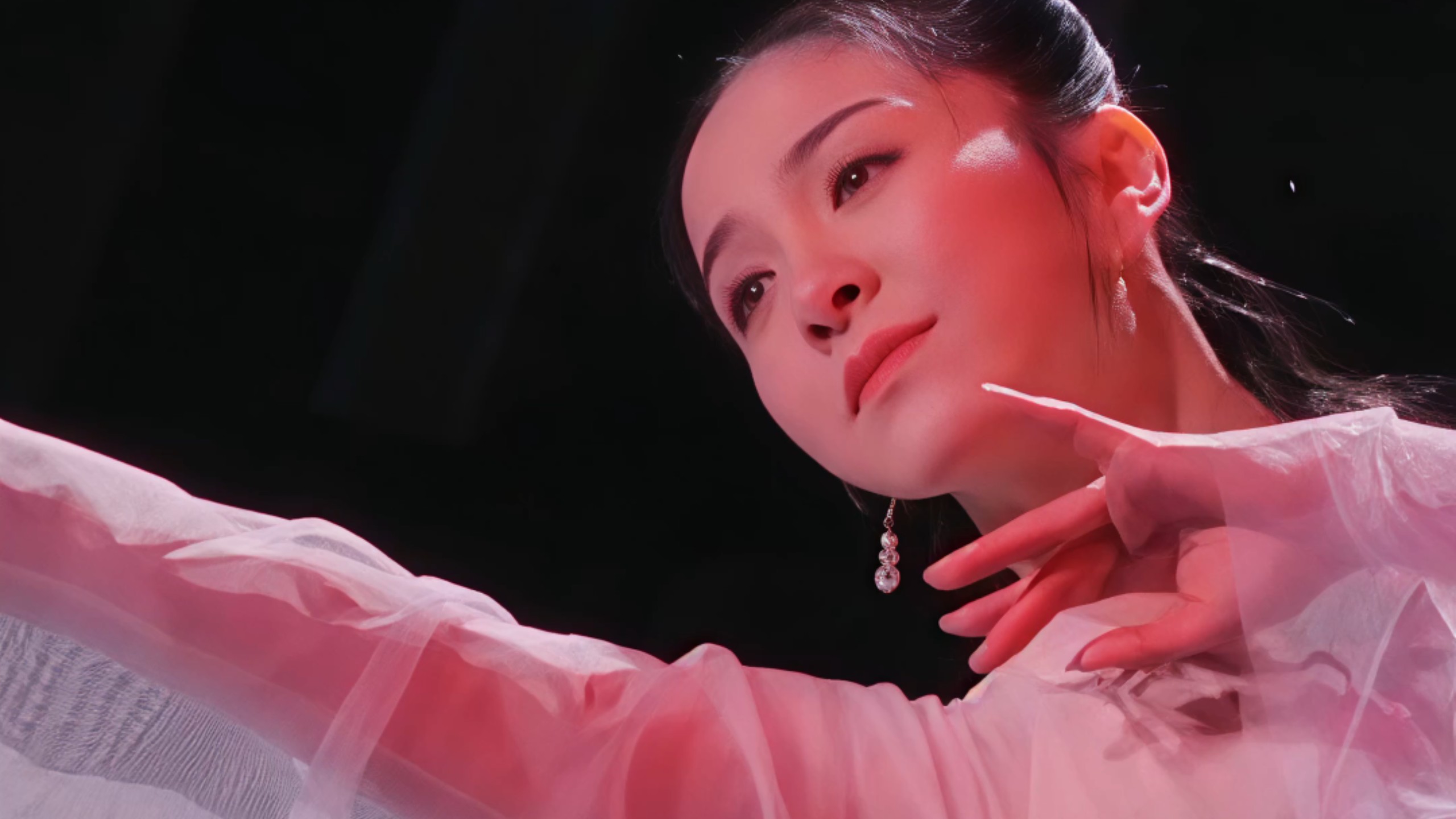 没错中国舞真的很美！翩若惊鸿 婉若游龙…都化在了唐诗逸的舞