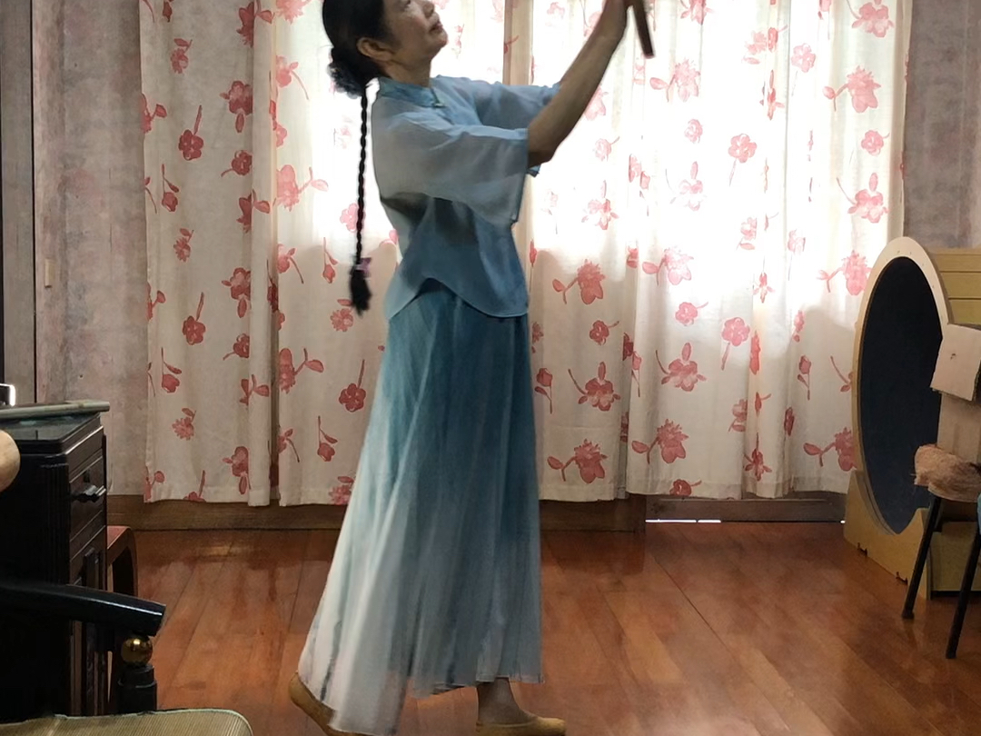 【瑾瑾在舞蹈中蹒跚】我的最新作品，快来一睹为快！