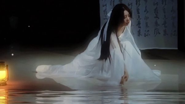 一句此生不换 招摇我百转千帆