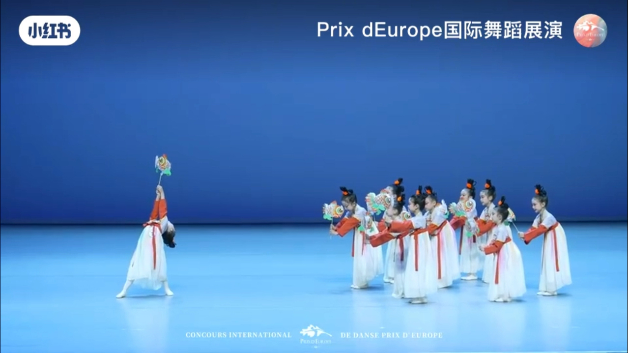 福娃戏鱼灯自用