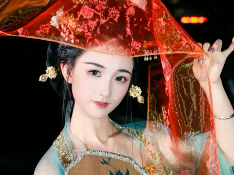 从小到大被人说像新疆人，服了扮上了一点不像