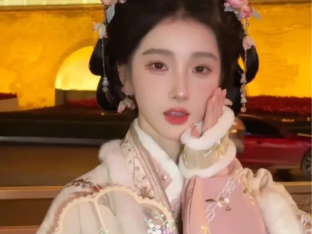 身前哪管身后事  浪的几日是几日～