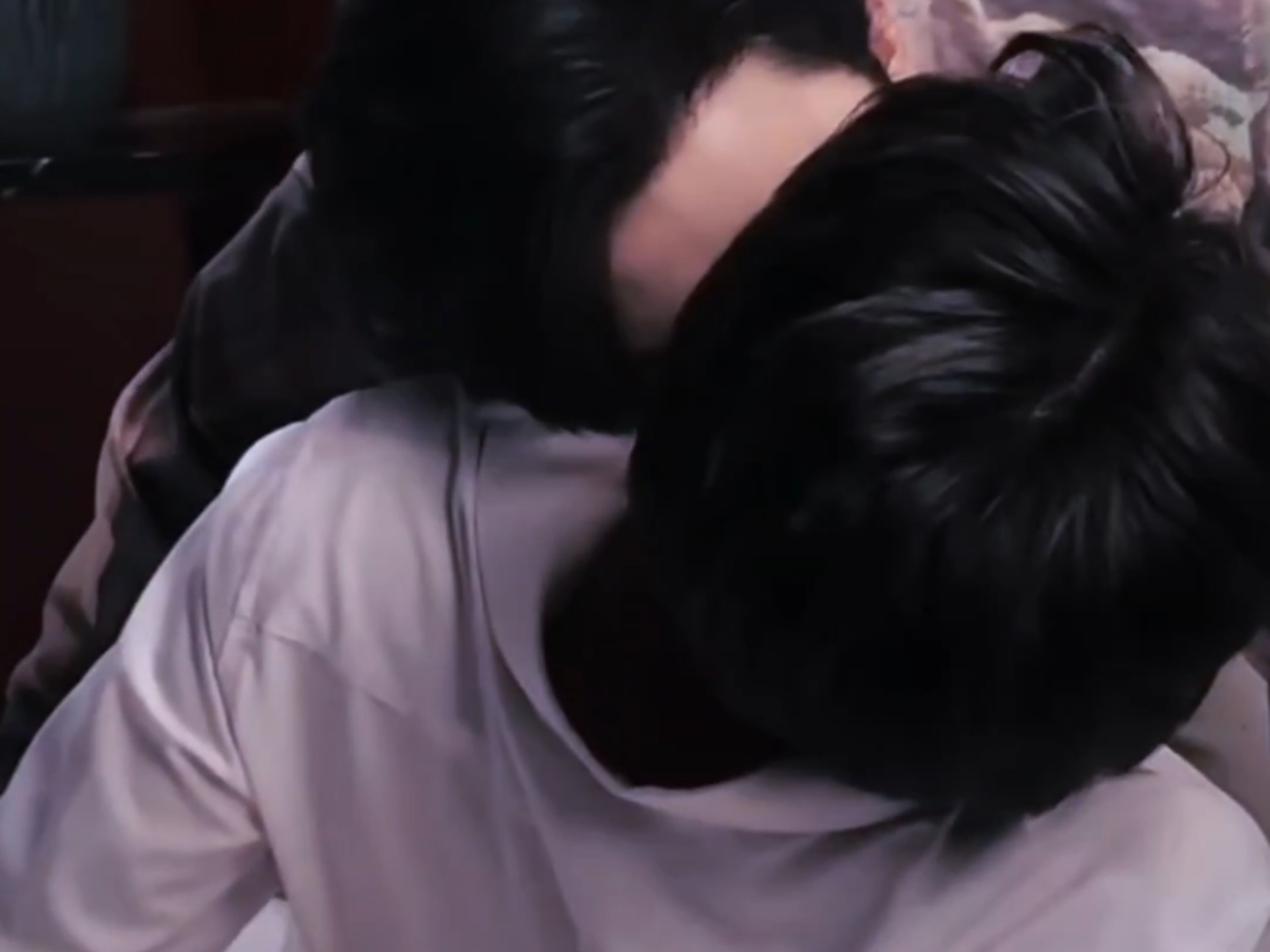 一边微笑一边流泪