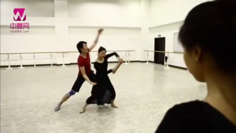 舞剧《孔子》之《问政》唐诗逸(饰演妃)、朱寅(饰演公)  排练