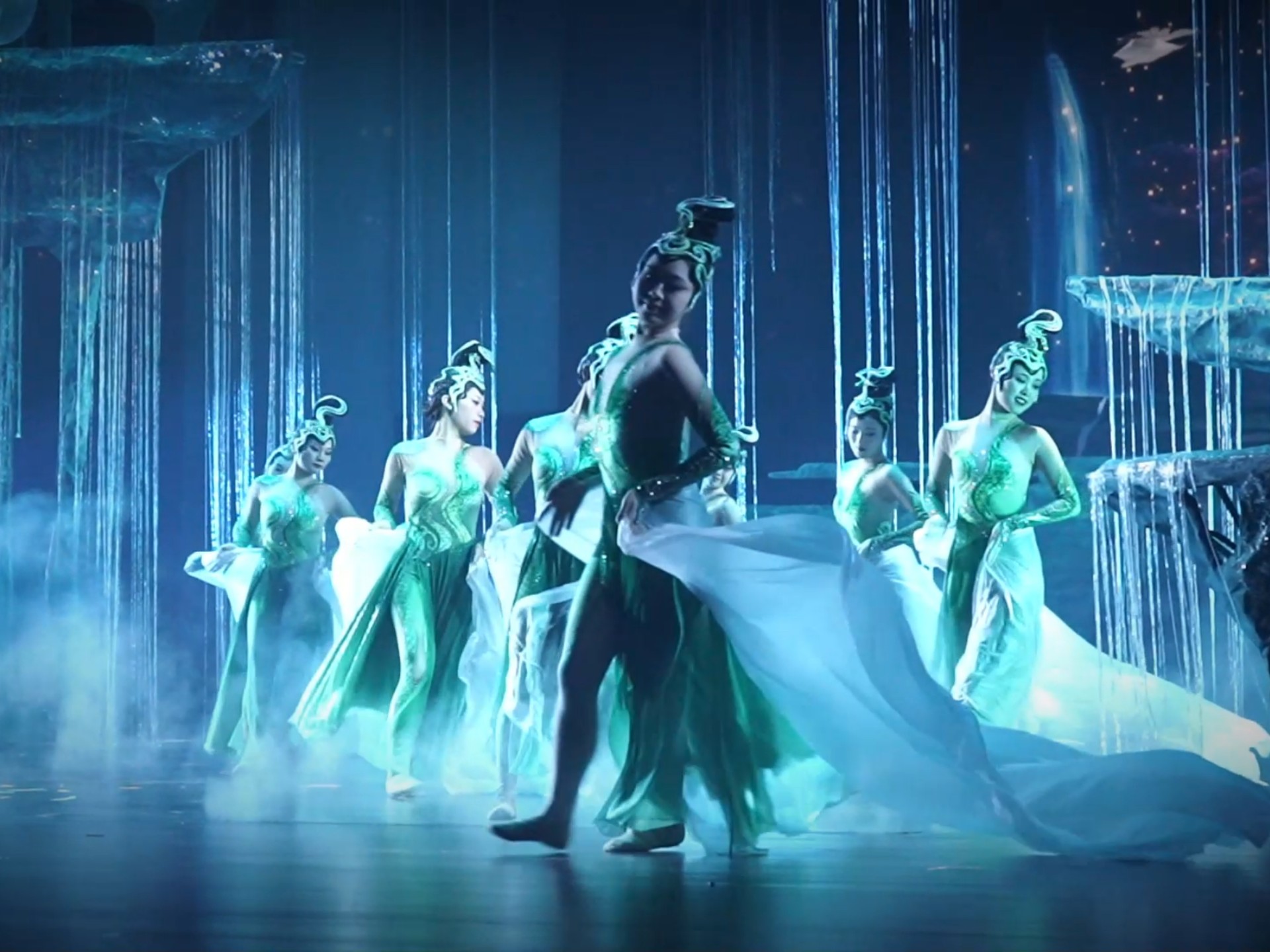 #河北传媒学院 阆苑传奇演员借鉴赵露思节奏感动作、转身等，精