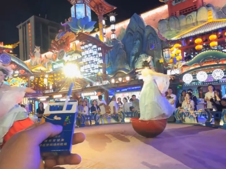 别跑啊 是我的烟不好吗 @会火 @快手热点 #姑娘一句春不晚