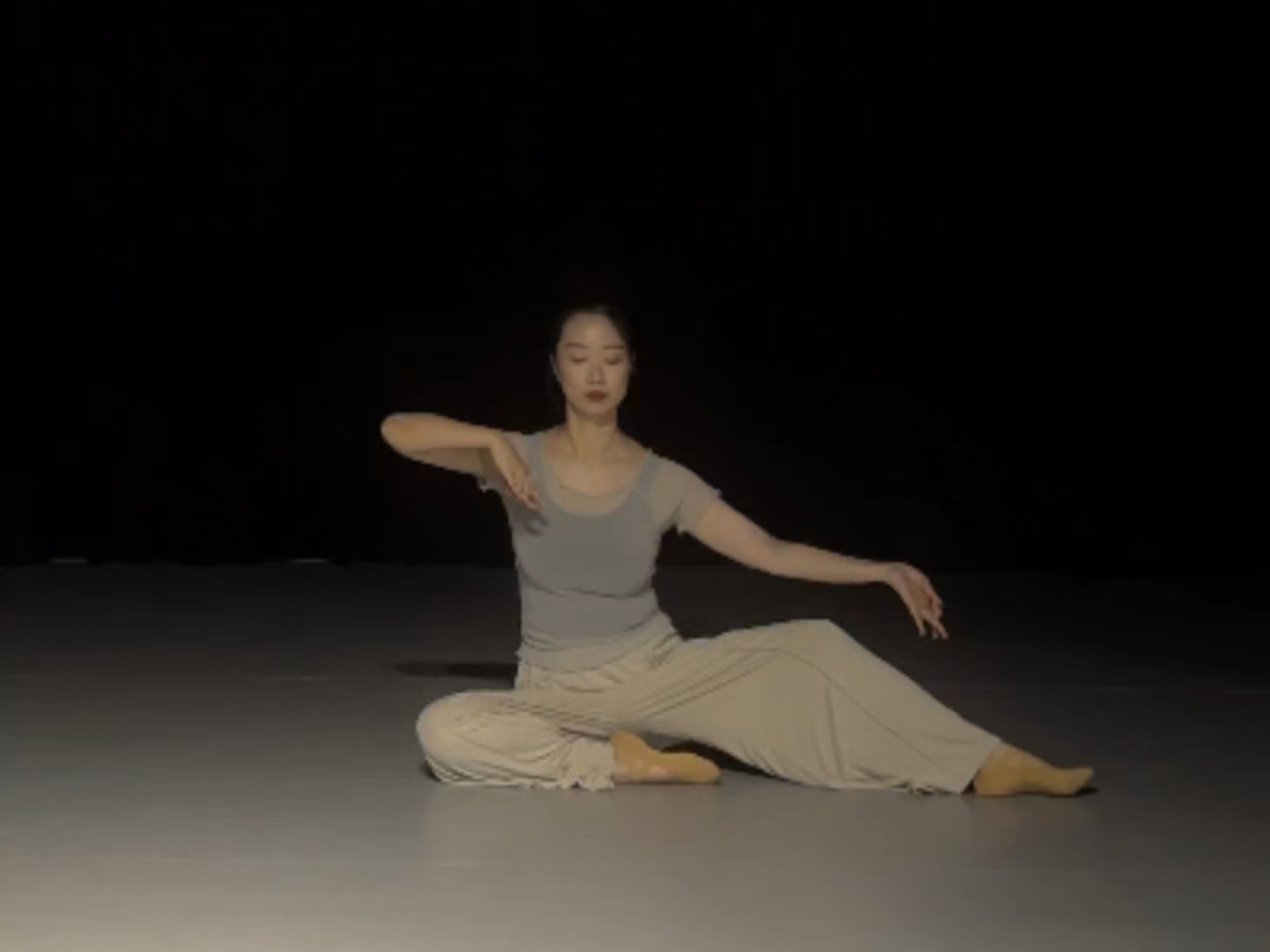 翻跳｜敦煌舞《无人之地》，寂境神临，舞净尘荒。