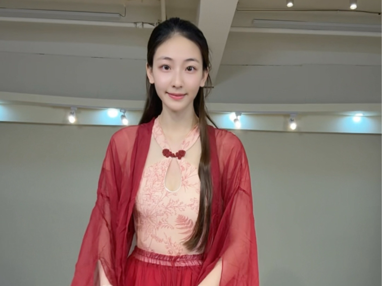 晚了一天见你们，甚是想念～哈哈跳了一段知否知否希望你们喜欢呦