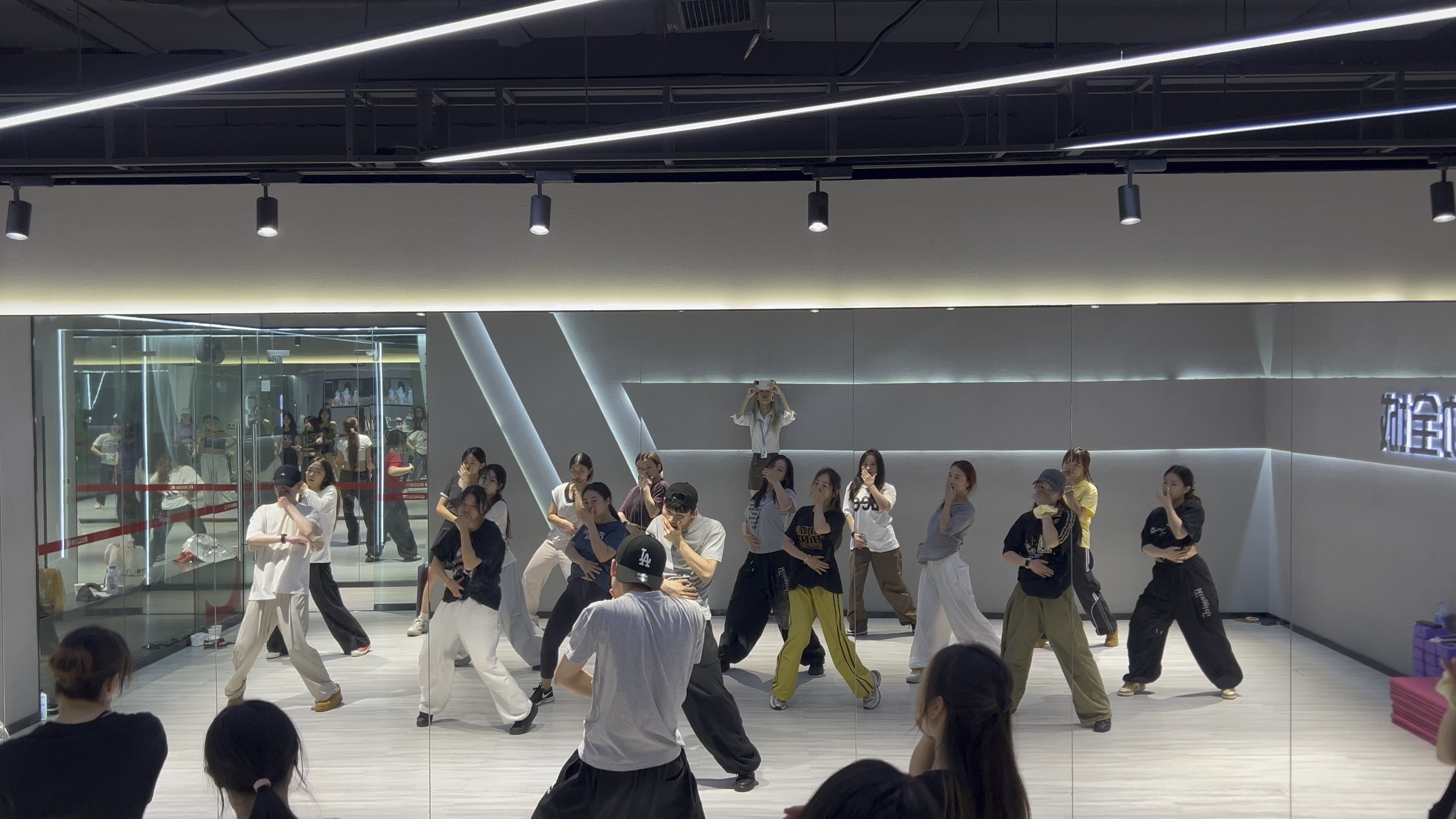 流行舞《Sneakylink》lin编舞