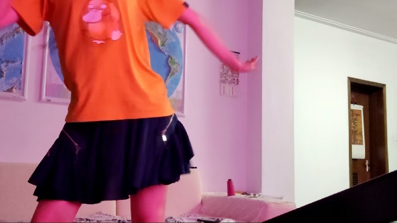 玩舞力全开容易吸引老妈。。。