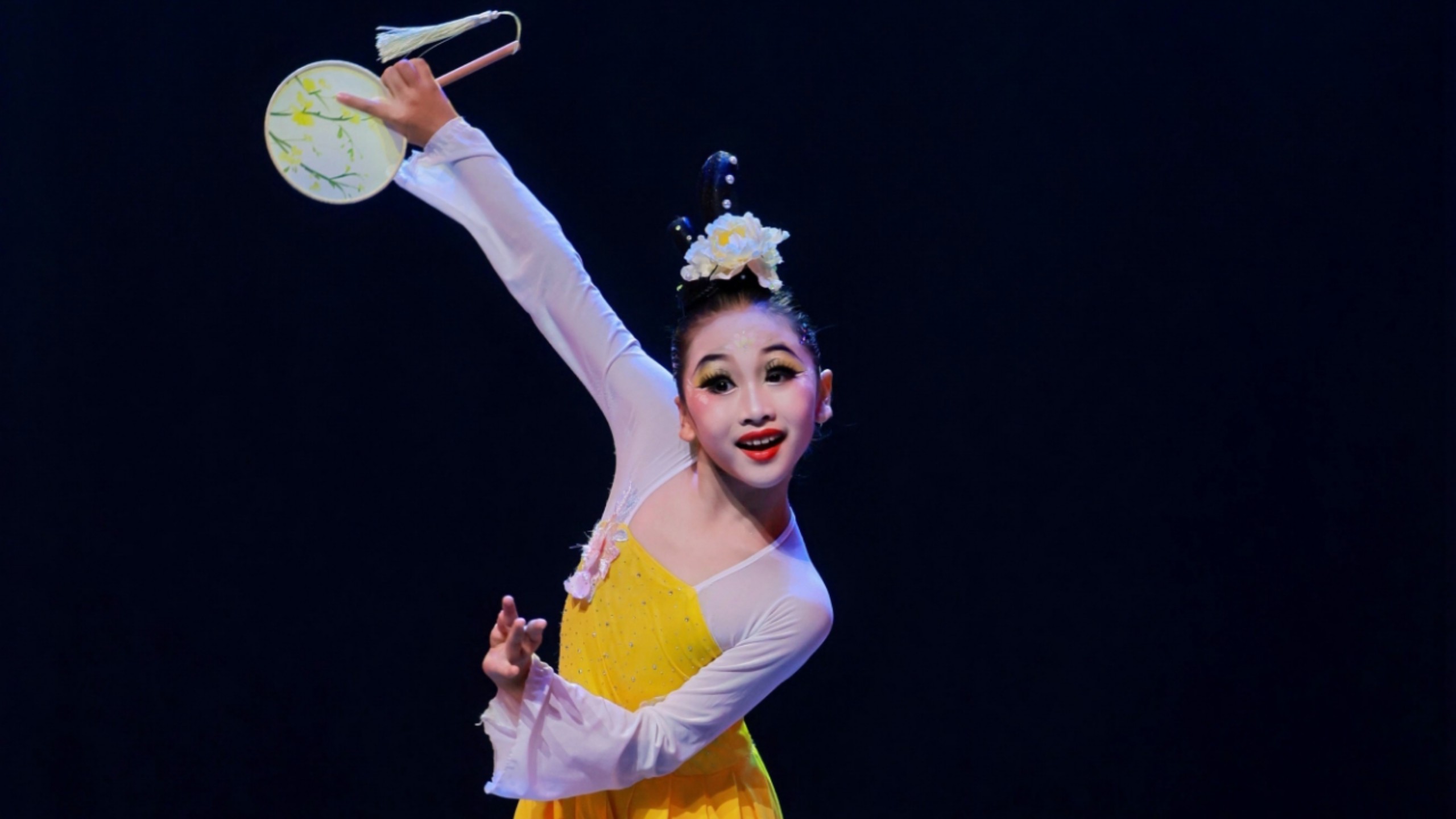 哇塞！小兰花第一次跳舞比赛就超厉害的欸～ 拿到特金奖B组第一名