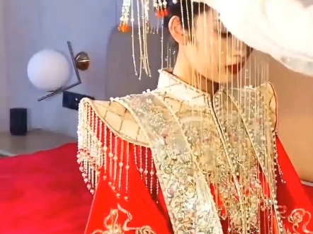 中式婚纱才是最顶级的婚礼，不接受任何反驳。#中式婚礼