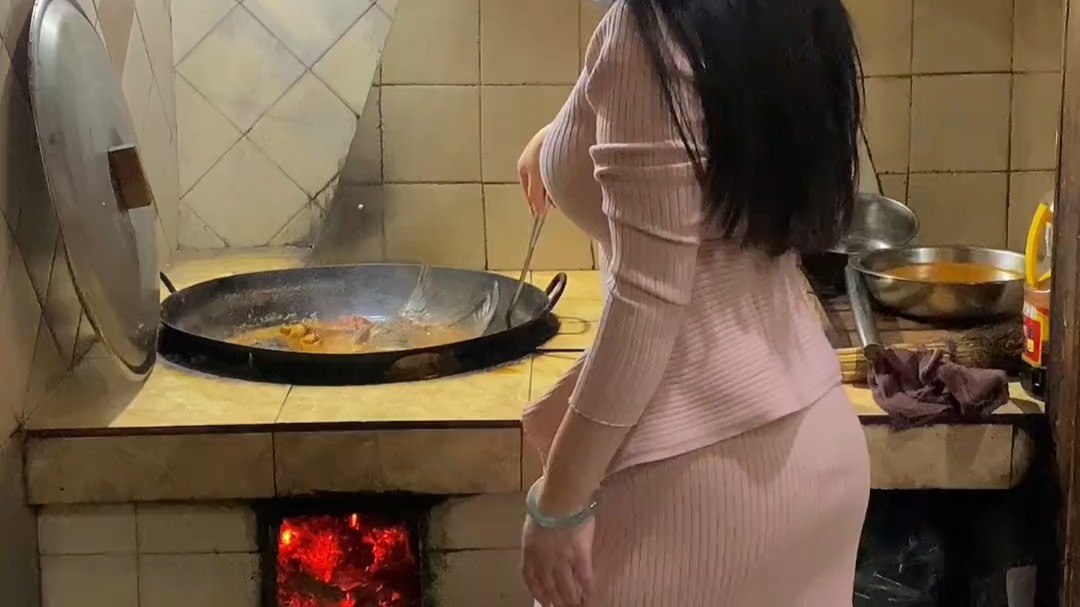 7353584364896275746后来，我在你看不到的地方，学着你的样子，做