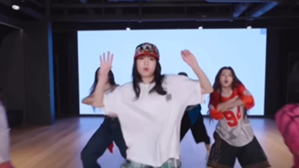 舞蹈老师扒郑雅贤跳舞：有股黑泡人特有的张狂劲儿