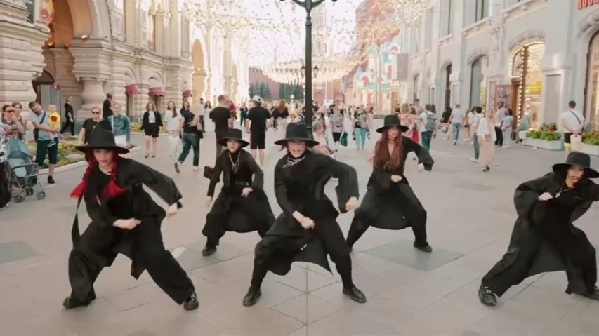 猎魔女团& kpop 翻跳&沙加男孩