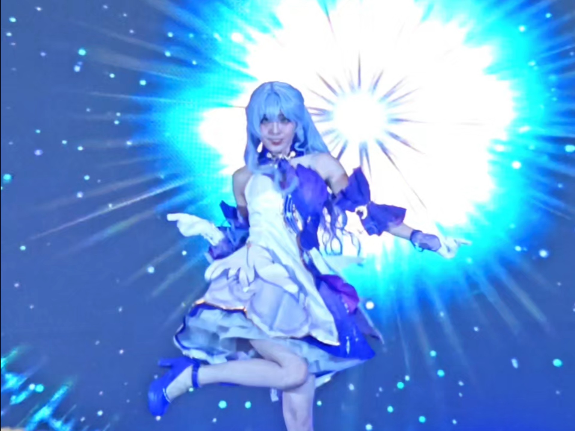 【潇洒】出知更鸟爬台开心的跳了ビビデバ(BIBBIDIBA)/星街慧