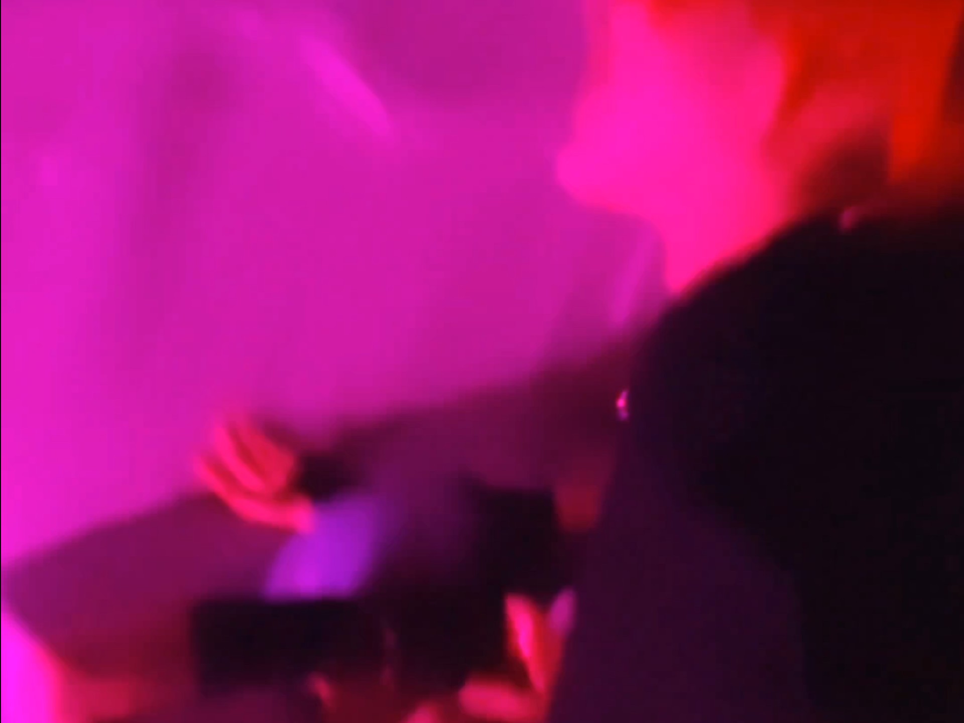 彰冬/抱歉，一不小心就亲上了呢^^·