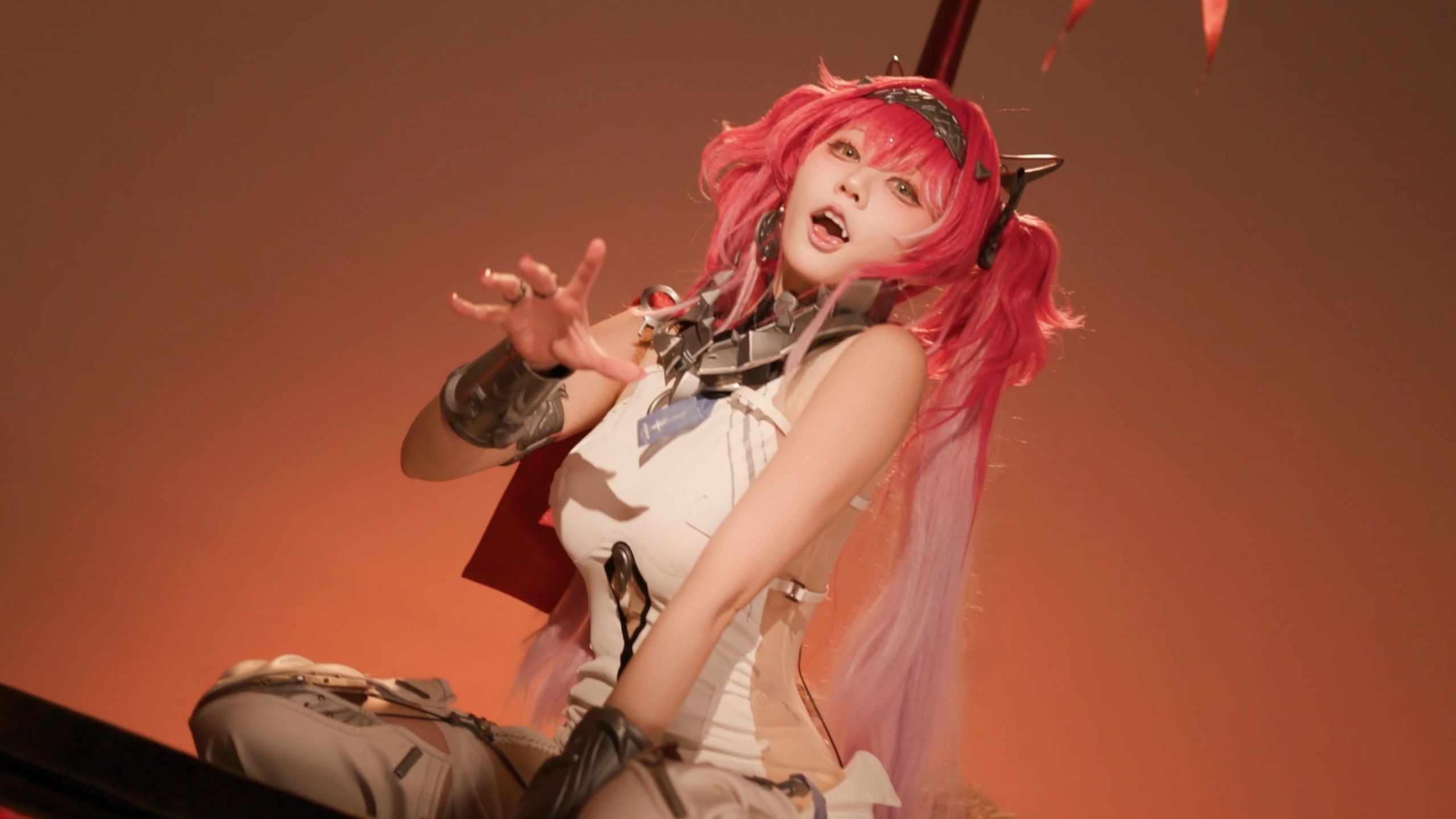 喜欢看露帕舞钢管 还是钢管舞？