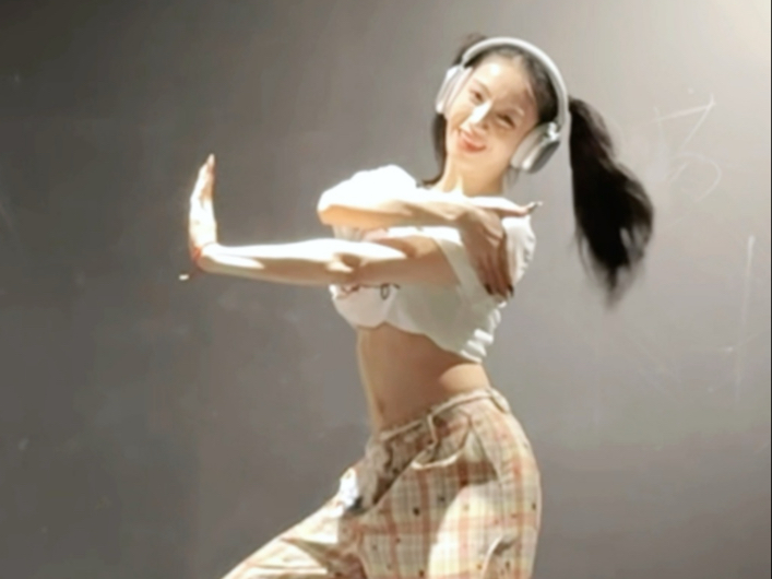 【kpop翻跳】Do the Dance - ILLIT｜跟隔壁小孩儿借来的一身He