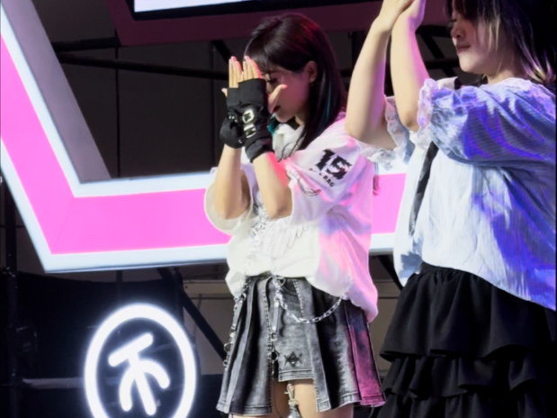 萌神bdf跳帅舞 跳完狗溜溜地逃下台大喘气