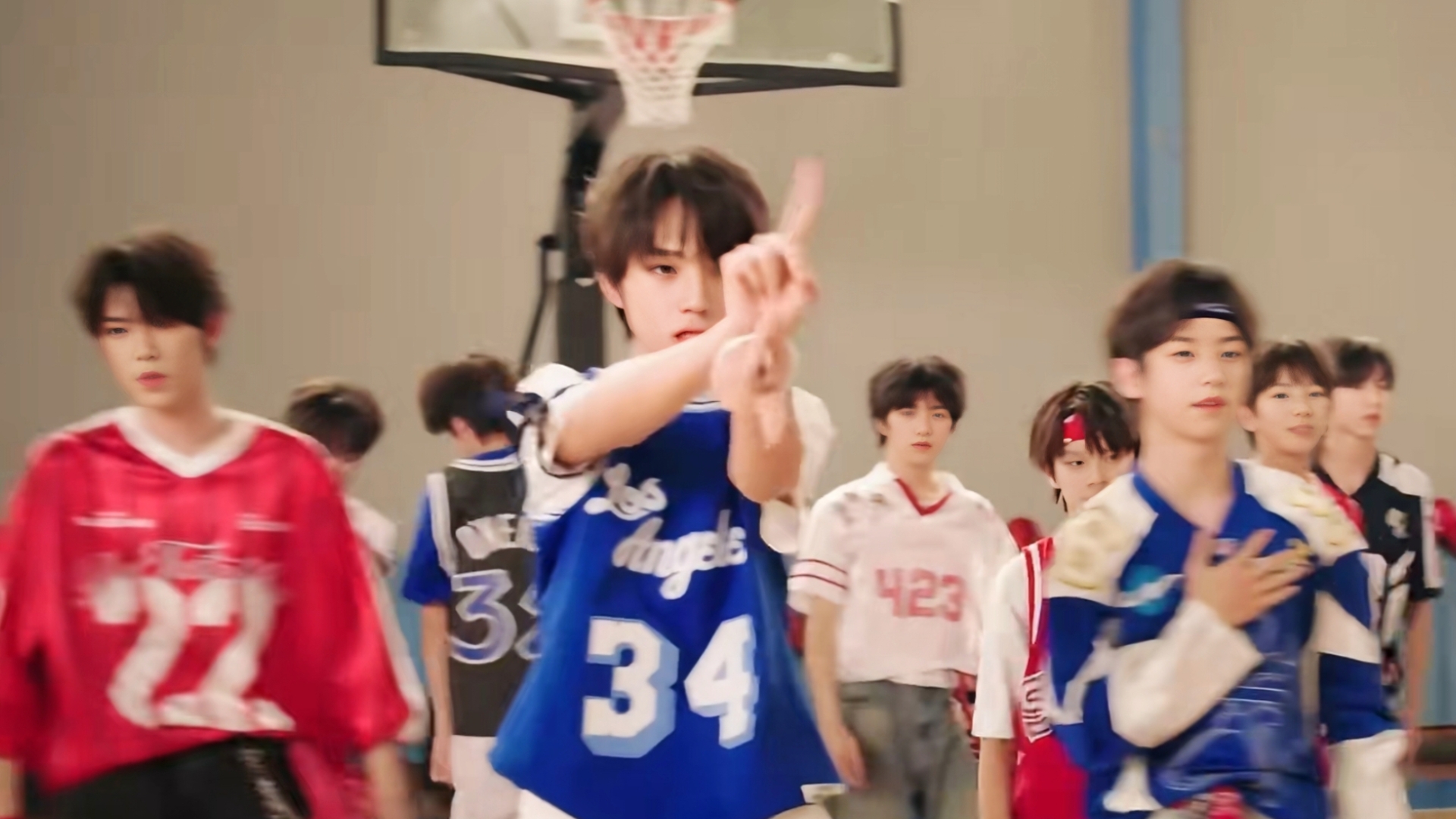 饭制《心动》mv舞蹈版。公司舍不得给的镜头粉丝给！！！偶像的镜头