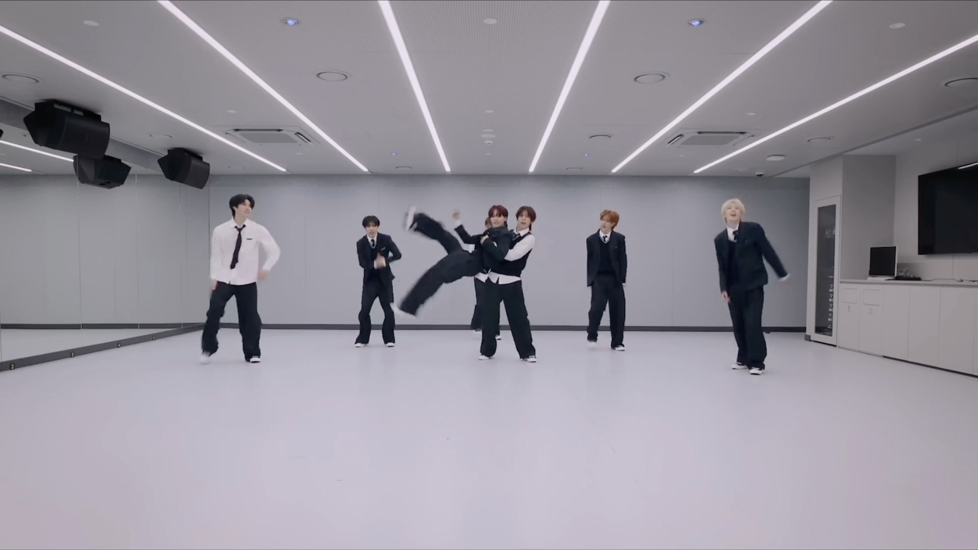 《好 舞 不 挑 曲》