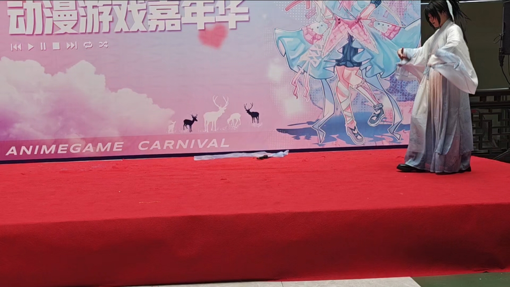 大概是鸿璐cos+TIANTIAN编舞（有一部分没录上）