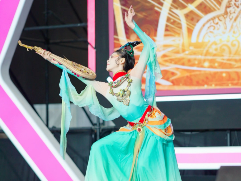 雪芙直拍｜BW直播舞台敦煌古典舞《壁上观》