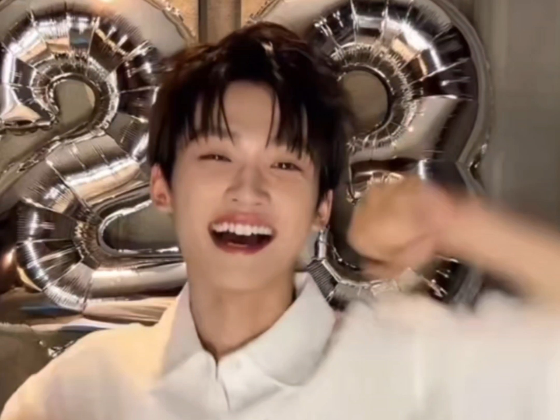 梓渝跳求佛给我笑傻了