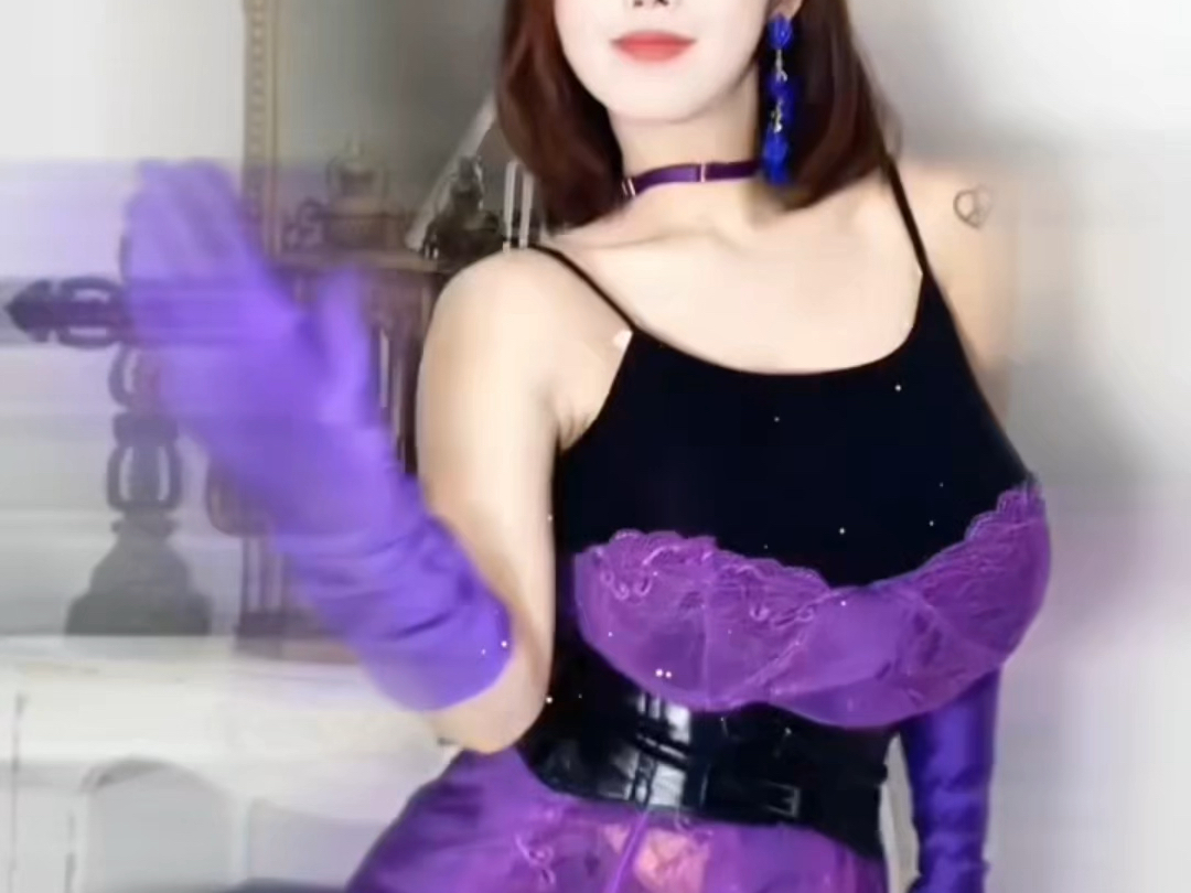 惊讶不？一个人看的，头巷 自取哦。。