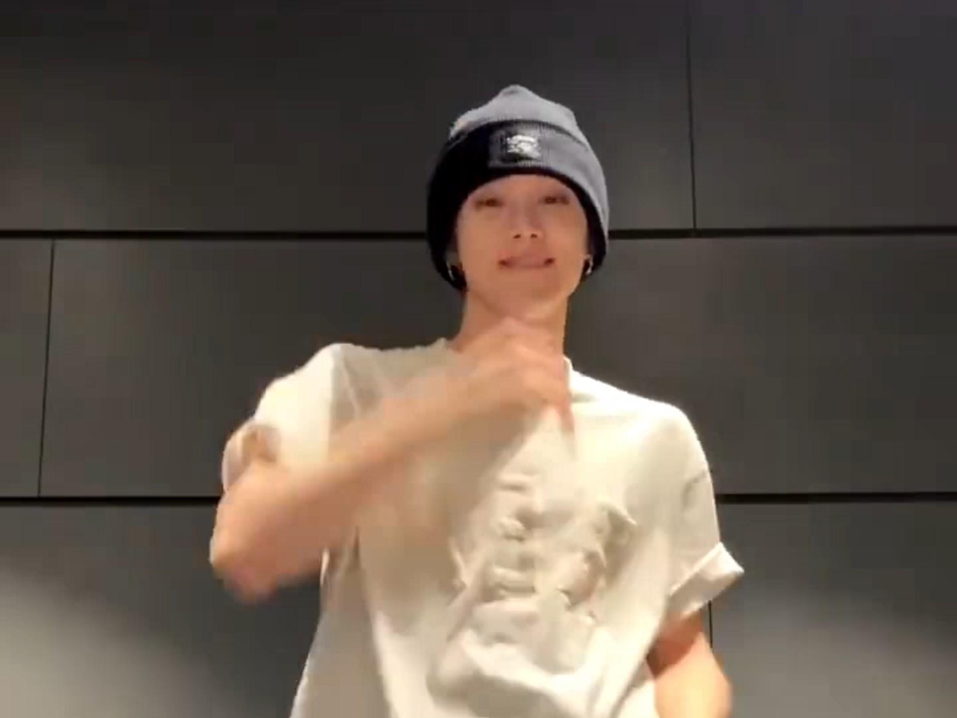 崔然竣抖王回归！太喜欢看竣尼跳舞了！folded cha！250813already 