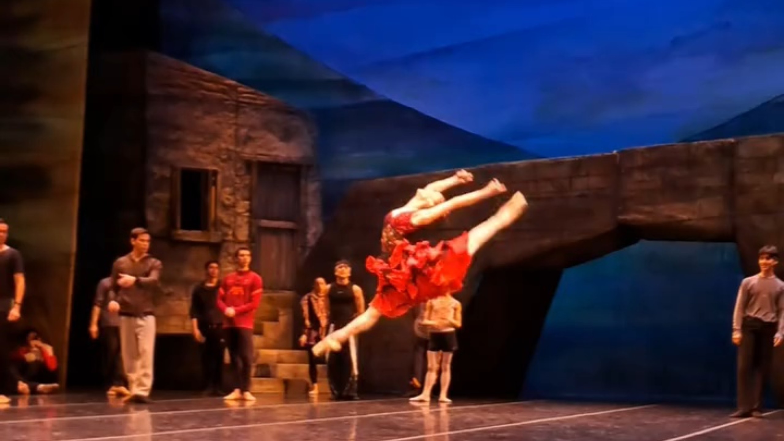 【飞吻又回来了！】Marianela Núñez堂吉诃德kitri一幕变奏排