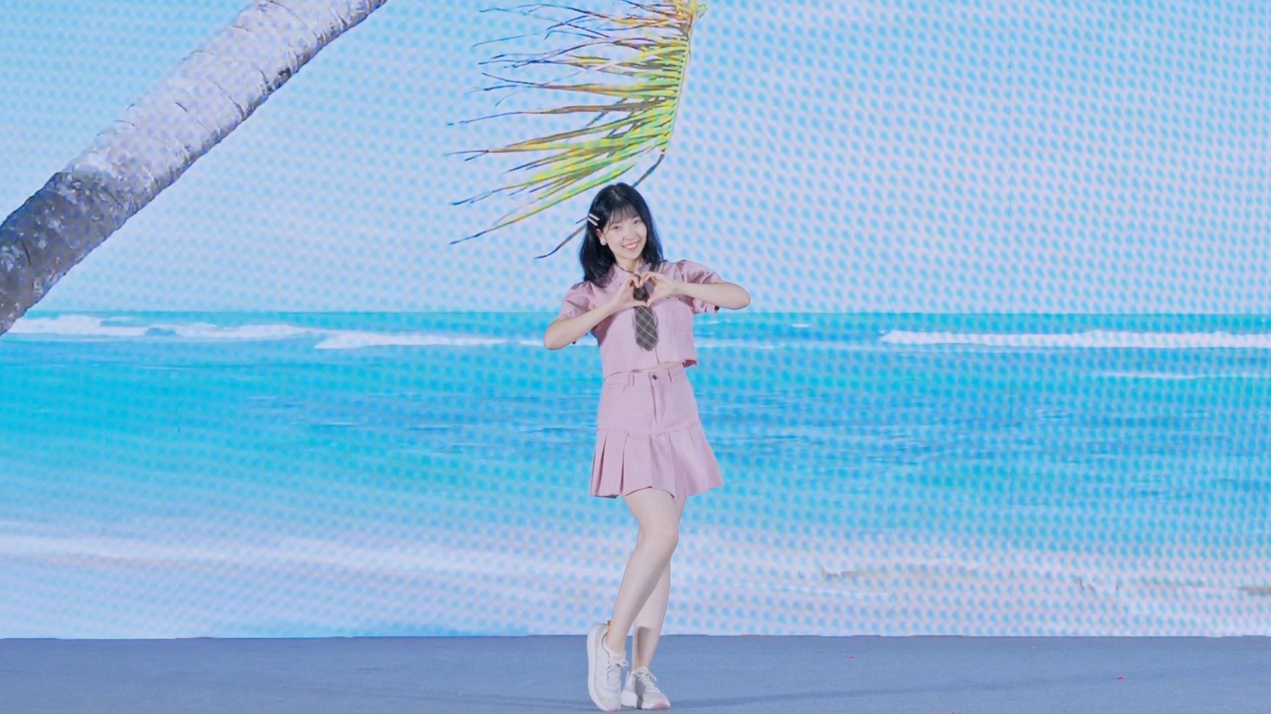 漫展上居然有人跳难波的舞！go go Ibiza！