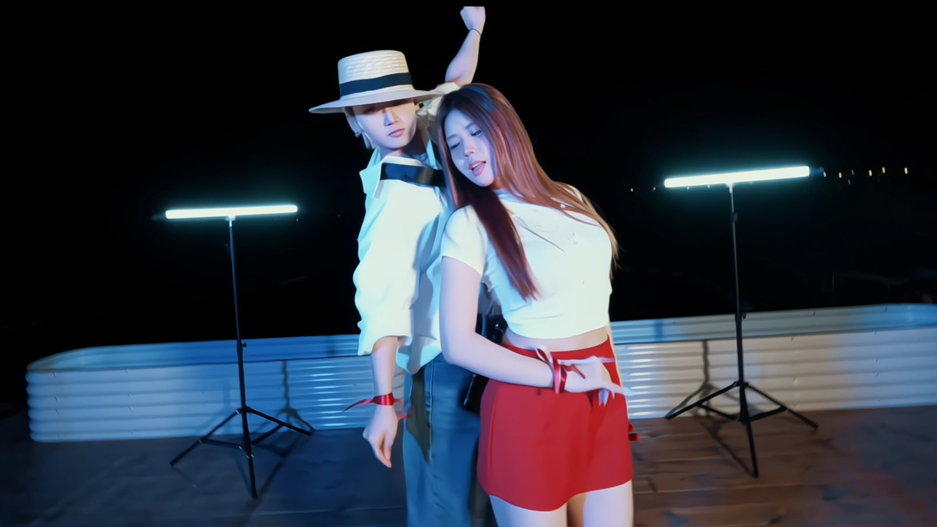 权志龙和柳智敏双人舞出新舞台了？翻跳【Too Bad-GD/Karina】
