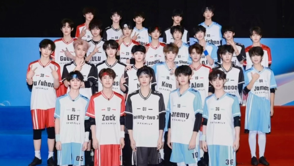 锐评时代峰峻三四代运动会大合照玻璃心勿进