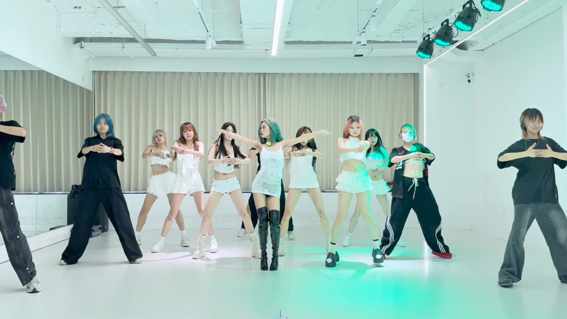 (金泫雅-babe)终于在22岁生日跳上了梦情之一