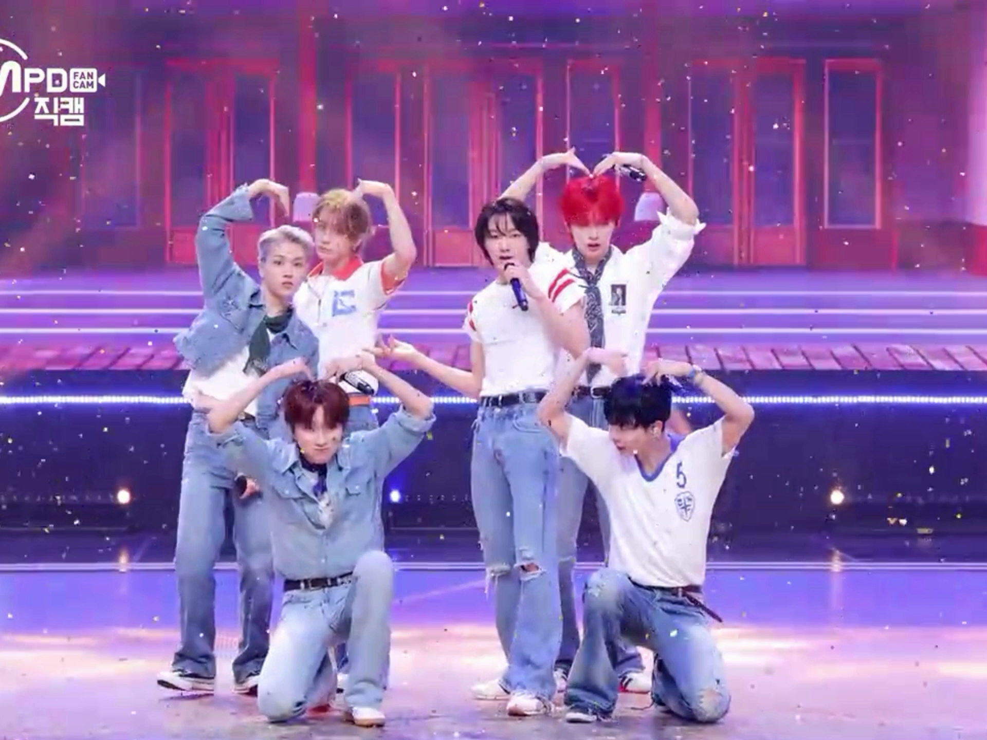 《谁能给我爱》男生版练习室 COVER by:男孩下一个门