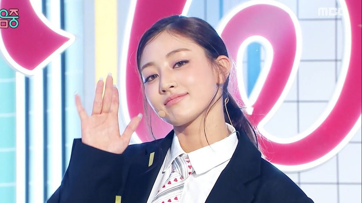 没错 是那个西装女人