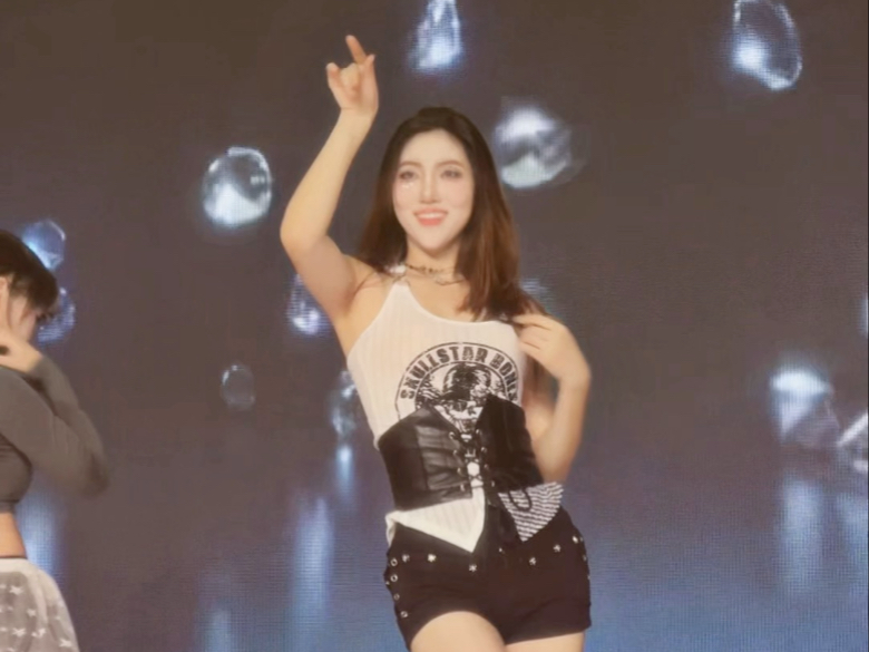 简直是氛围感的神【Kiss of Life-Lips Hips Kiss】翻跳｜吻妹