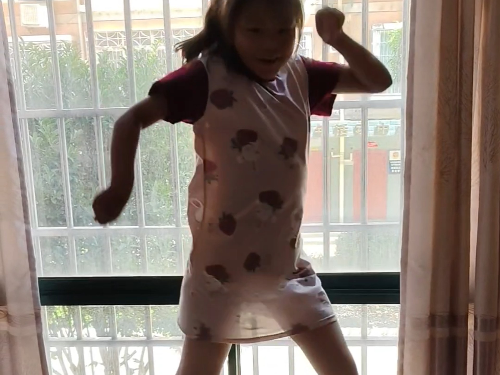 《辣妹》跳舞哈哈哈哈哈哈哈哈哈哈哈哈哈