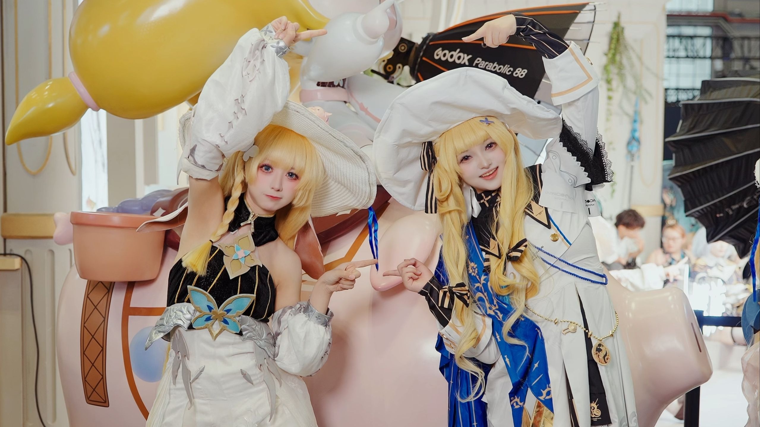 挑战和百位coser在BW跳牛仔很忙