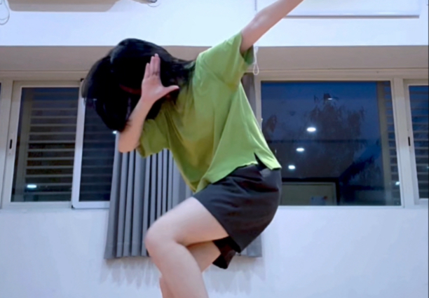 在群青色天空时候跳群青！