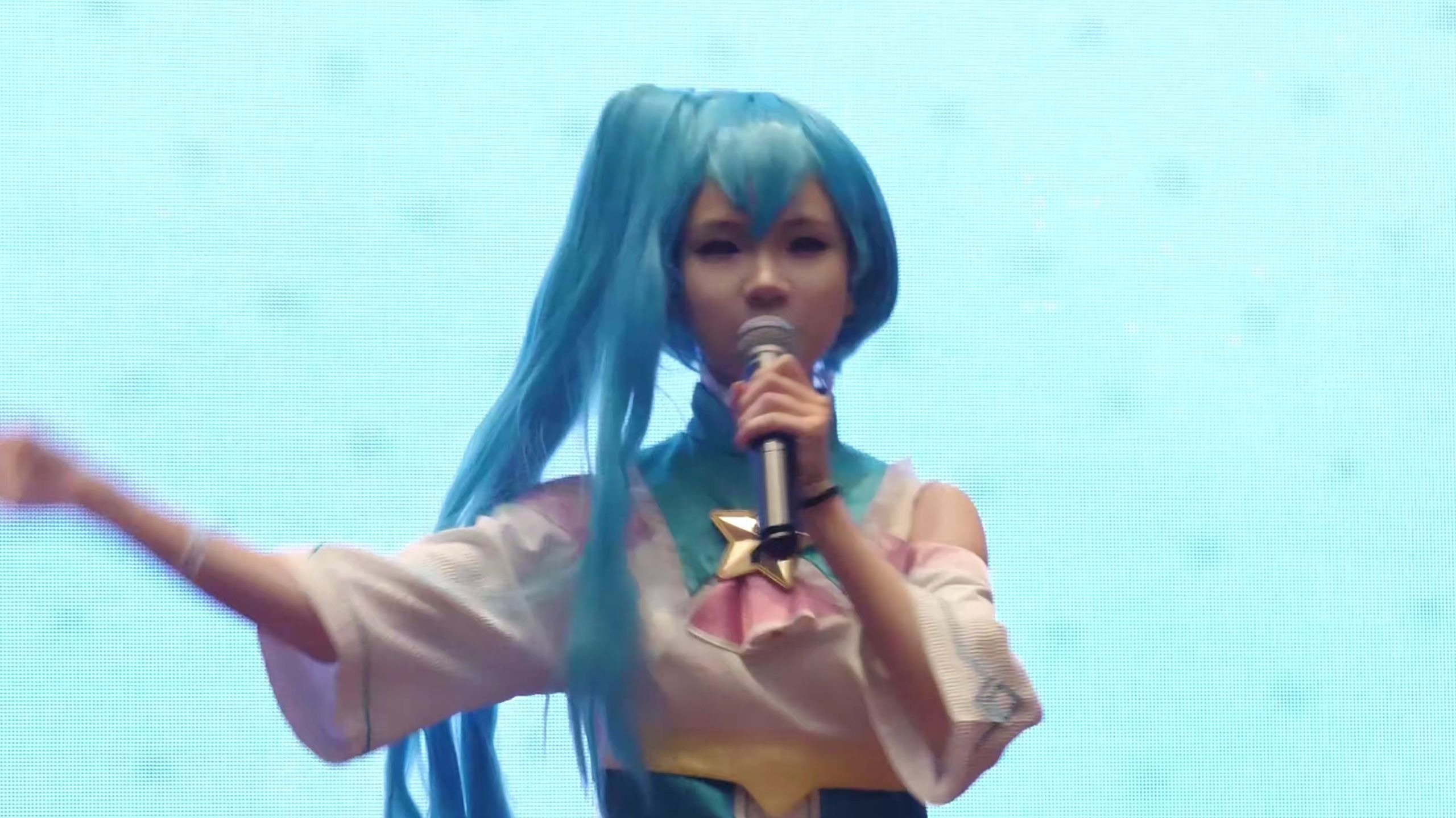 【漫展现场唱跳版】雅雅位直拍 只有朋友之间才知道~