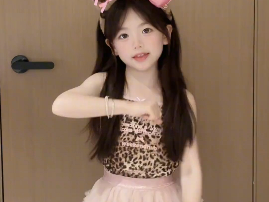 超甜的小月月，ID：月月，软件：抖音