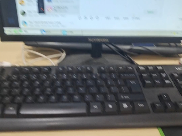 做文员还挺累的。